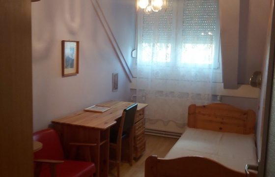 Vezér utcai telepen eladó ikerház