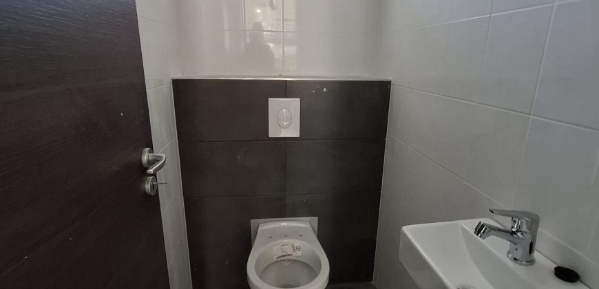 Új építésű, 4 szobás, emeleti lakás, kocsibeállóval, Mendén eladó!