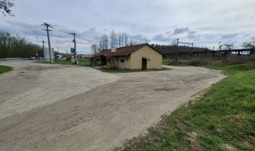 31-es főút mellett, vendéglátó egység, parkolóval, Mendén eladó!