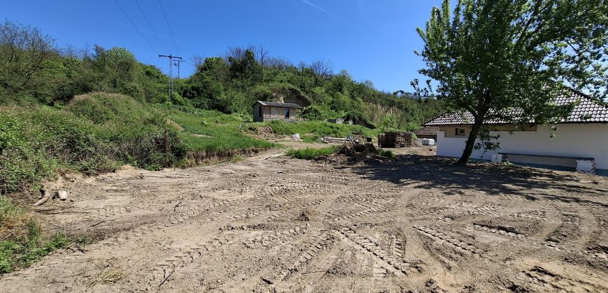 Új parcellázású, oldalhatáros, lakóövezeti telek, Sülysápon eladó!