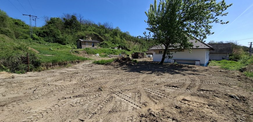 Új parcellázású, oldalhatáros, lakóövezeti telek, Sülysápon eladó!