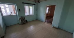 Felújítandó 4 szobás, verendás családi ház, gázkazánnal, Úriban eladó!