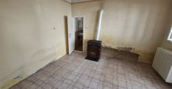 Felújítandó 4 szobás, verendás családi ház, gázkazánnal, Úriban eladó!