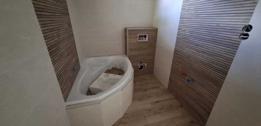 Felújított, tehermentes, klímás, teraszos, családi ház Sülysápon eladó