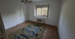 Felújítandó, 3 és fél szobás, családi ház, garázzsal, Úriban eladó!