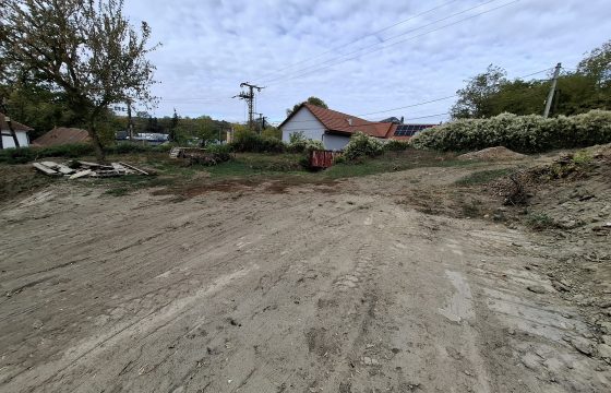 Új parcellázású, oldalhatáros, lakóövezeti telek, Sülysápon eladó!