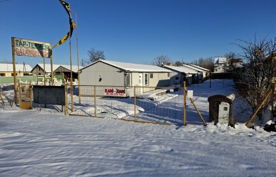 Gksz-6 övezeti telek, raktárépületekkel, építési engedéllyel, Monoron!