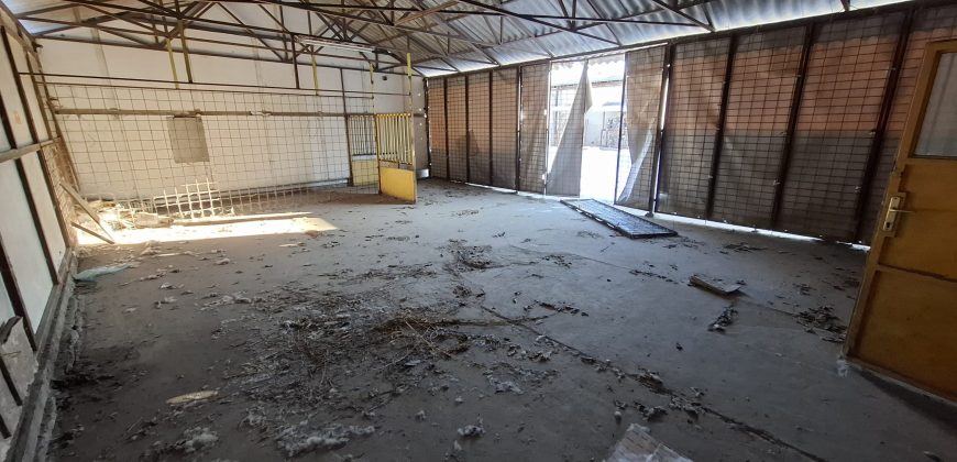 Gksz-6 övezeti telek, raktárépületekkel, építési engedéllyel, Monoron!