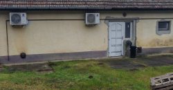 Részben felújított, 3 szobás, családi ház, garázzsal, Úriban eladó!