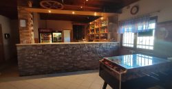 31-es főút mellett, vendéglátó egység, parkolóval, Mendén eladó!