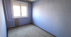 Kecskemét Széchenyivárosban NYÍLÁSZÁRÓCSERÉLT, FŰTÉSKORSZERŰSÍTETT, 2 szobás lakás