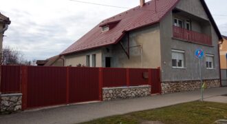 Két generációs családi ház eladó