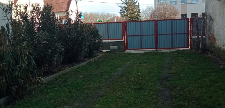 Két generációs családi ház eladó