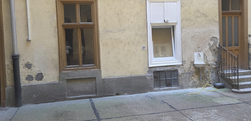 Budapest 07, Középső Erzsébetváros / társasházi lakás / tégla / 1 szoba / 8 m²