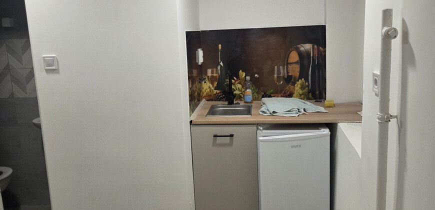 Budapest 07, Középső Erzsébetváros / társasházi lakás / tégla / 1 szoba / 8 m²