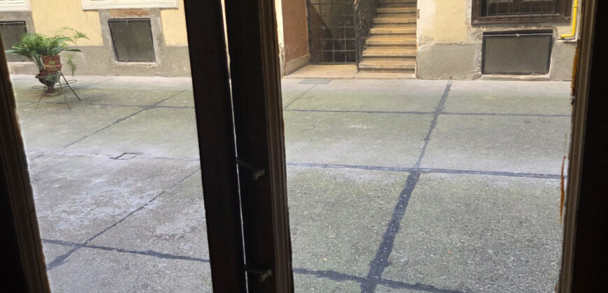 Budapest 07, Középső Erzsébetváros / társasházi lakás / tégla / 1 szoba / 8 m²